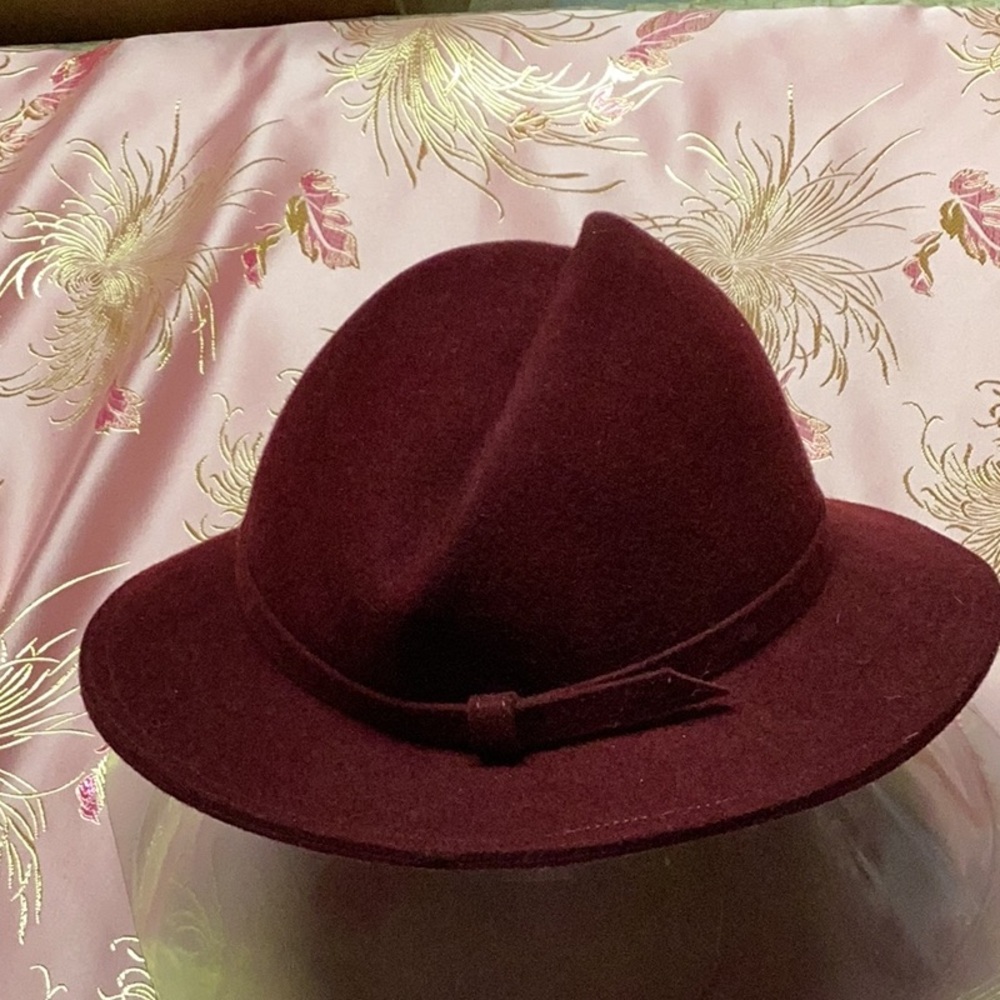 Womens vintage Importina hat